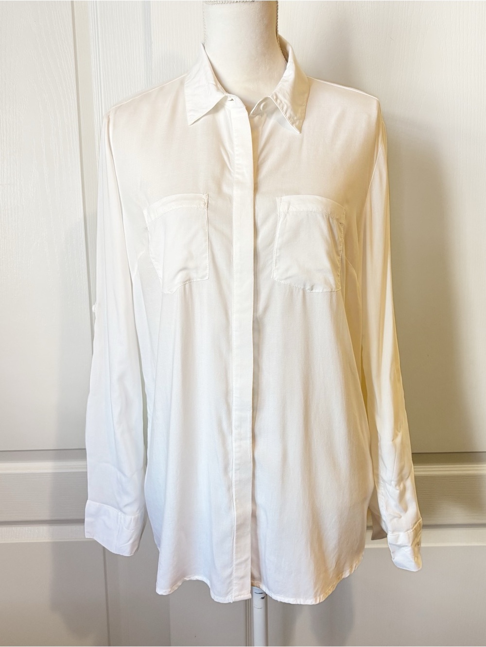 BeachLunchLounge White Lightweight Semi-Sheer Button Down Shirt Medium